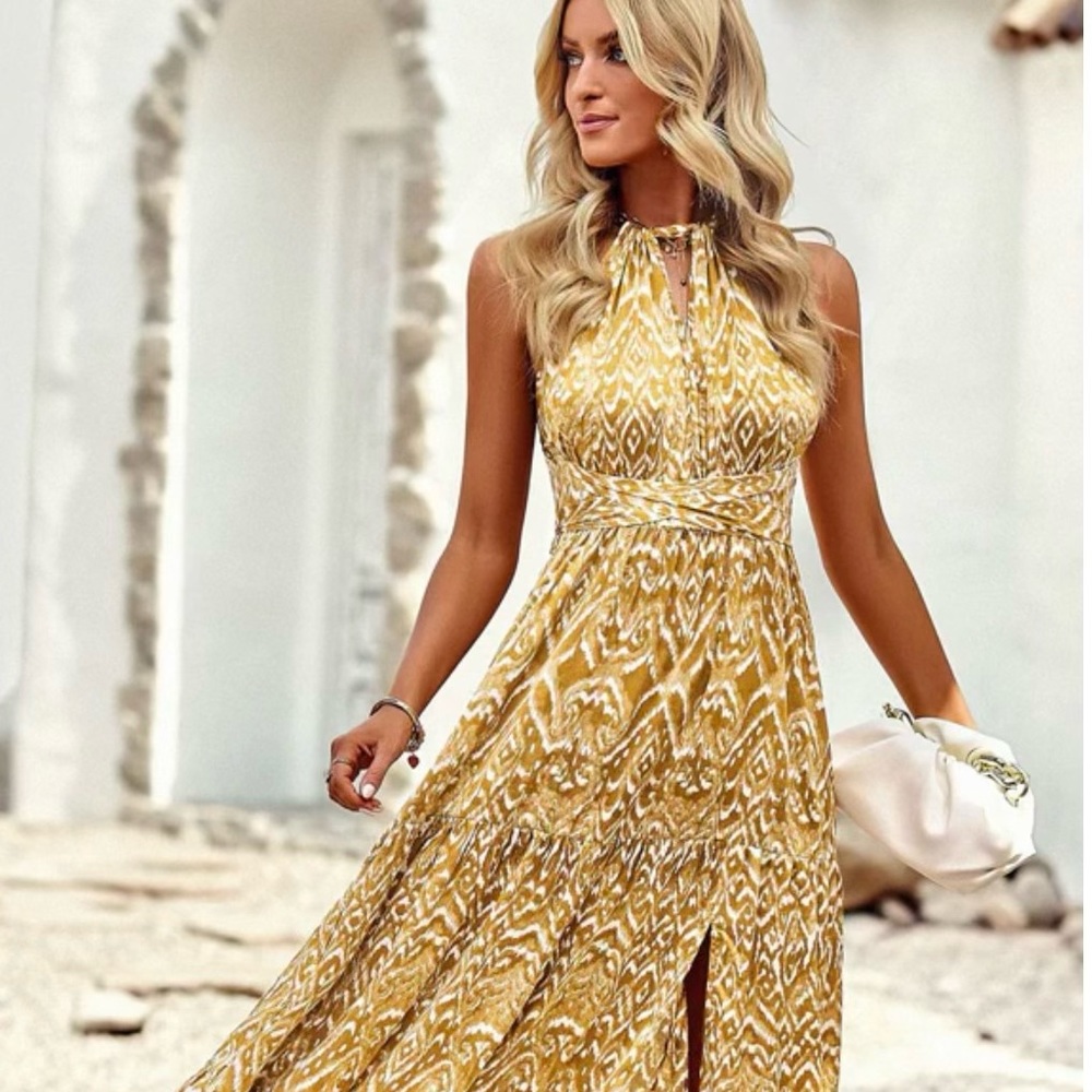Brand new Beachsissi with tags Print Gold Halter Neck Dress Gold Sz Medium